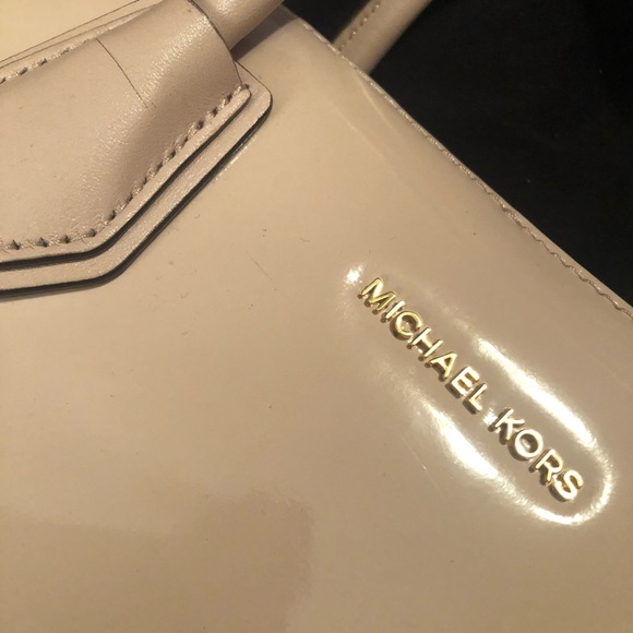 Michael Kors Mercer Patent Dome Satchel - Picture 5 of 6